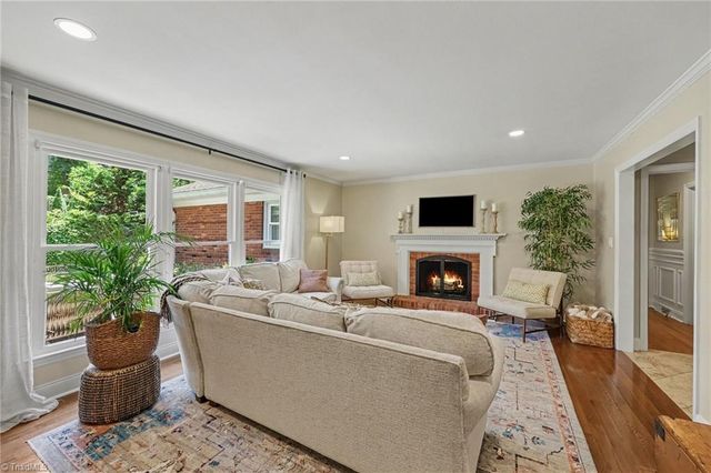 950 Croyden Street, High Point, NC 27262
