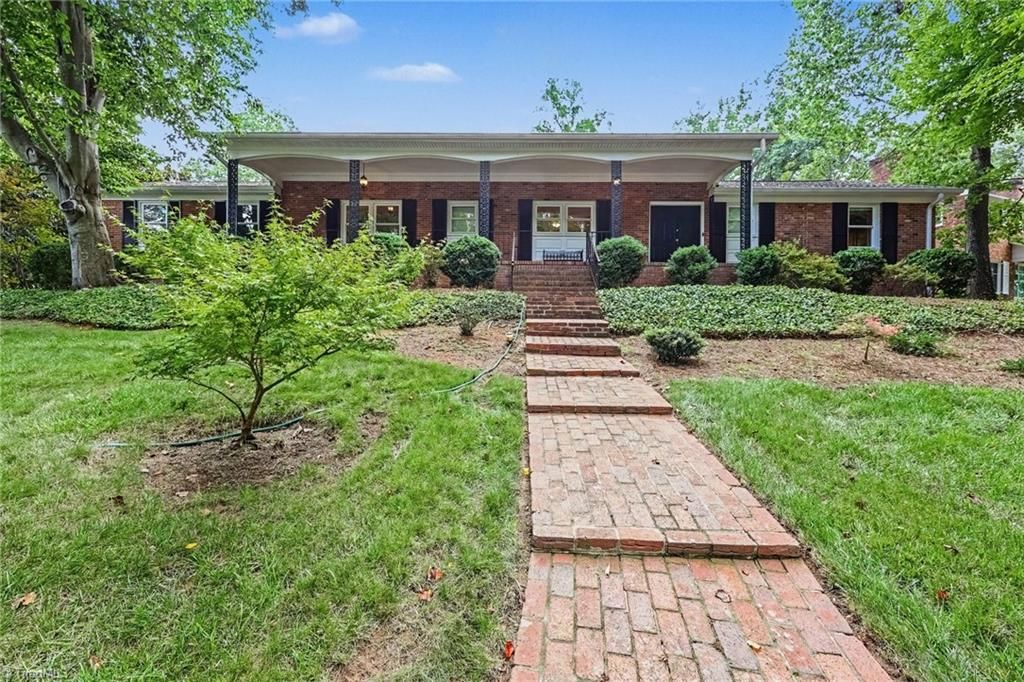 950 Croyden Street, High Point, NC 27262