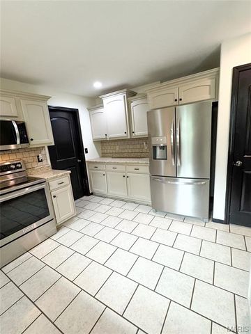 20172 London Lane, Waynesville, MO 65583