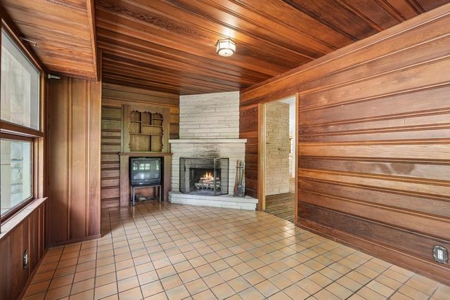 S23W23085 E Broadway, Waukesha, WI 53186