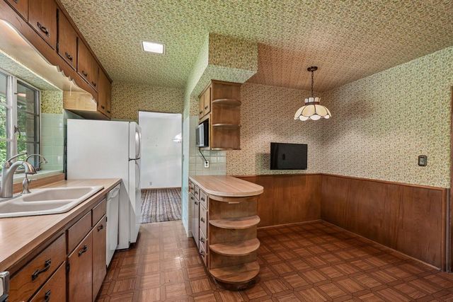 S23W23085 E Broadway, Waukesha, WI 53186