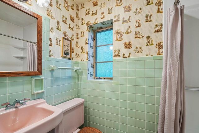 S23W23085 E Broadway, Waukesha, WI 53186