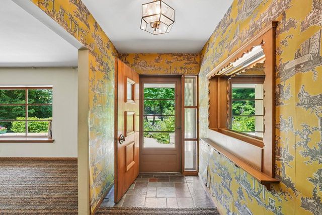 S23W23085 E Broadway, Waukesha, WI 53186