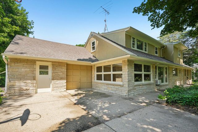S23W23085 E Broadway, Waukesha, WI 53186