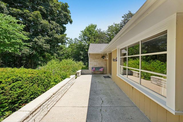 S23W23085 E Broadway, Waukesha, WI 53186