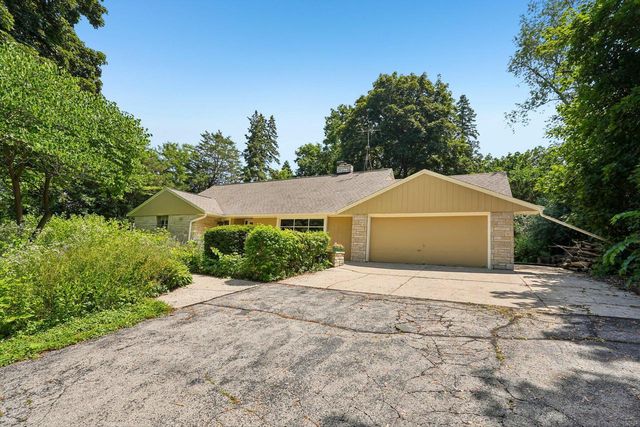 S23W23085 E Broadway, Waukesha, WI 53186