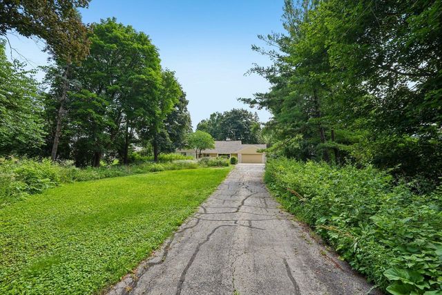S23W23085 E Broadway, Waukesha, WI 53186