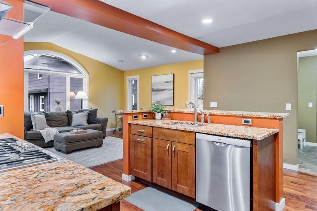 2545 Cavell Avenue N, Golden Valley, MN 55427