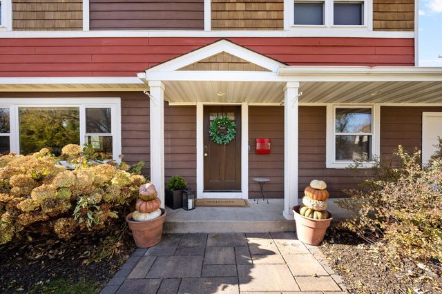 2545 Cavell Avenue N, Golden Valley, MN 55427