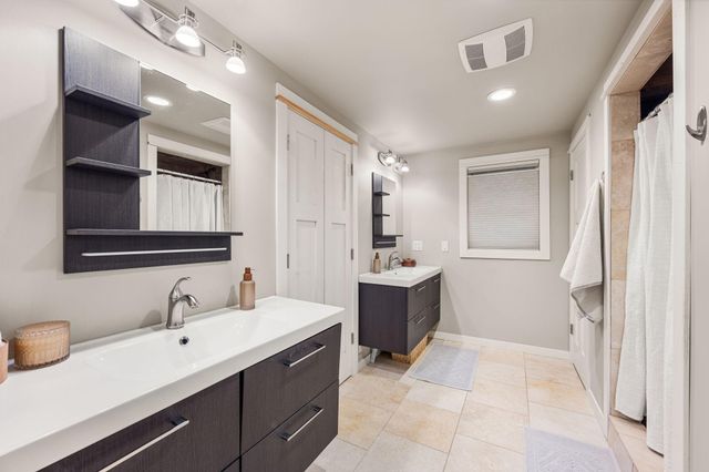 2545 Cavell Avenue N, Golden Valley, MN 55427