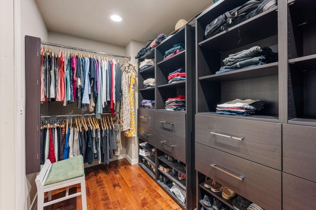 2545 Cavell Avenue N, Golden Valley, MN 55427