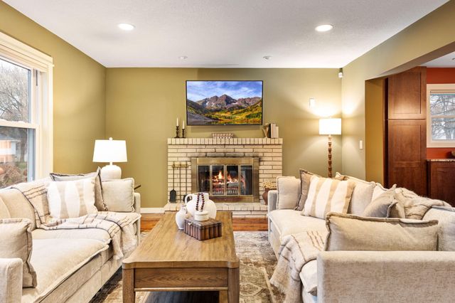 2545 Cavell Avenue N, Golden Valley, MN 55427