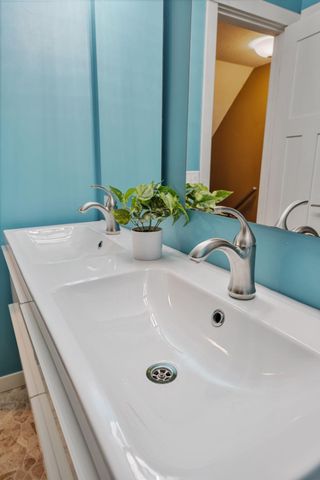 2545 Cavell Avenue N, Golden Valley, MN 55427