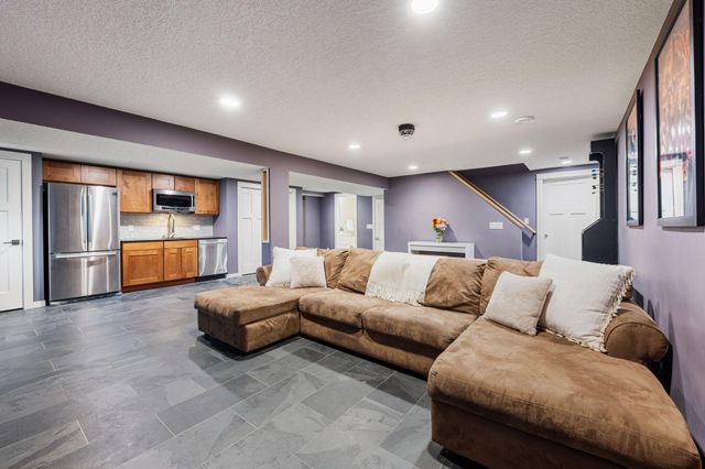 2545 Cavell Avenue N, Golden Valley, MN 55427