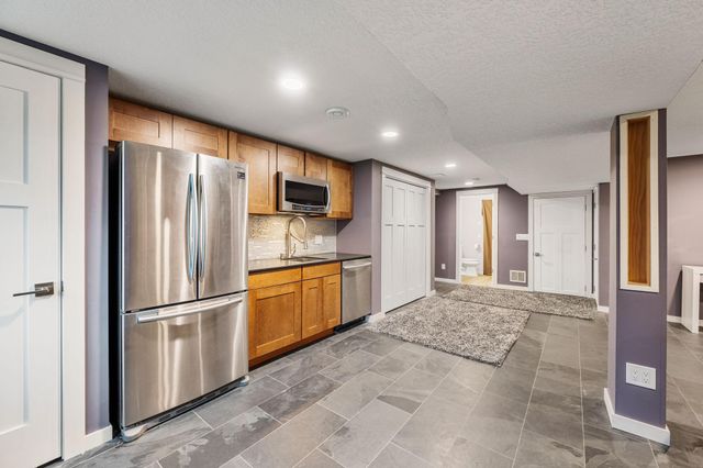 2545 Cavell Avenue N, Golden Valley, MN 55427