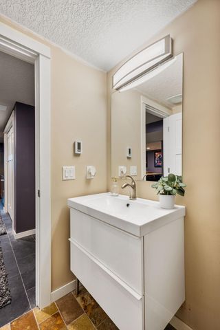 2545 Cavell Avenue N, Golden Valley, MN 55427