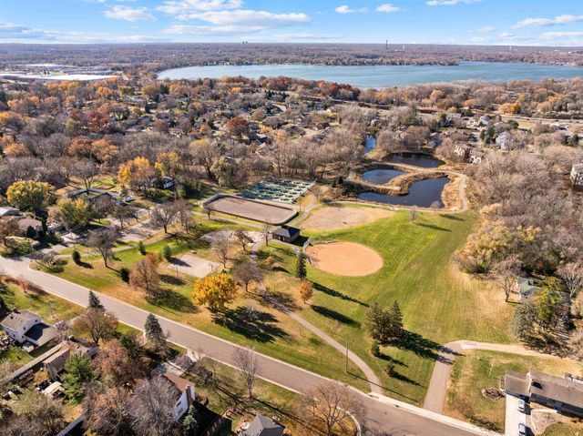 2545 Cavell Avenue N, Golden Valley, MN 55427