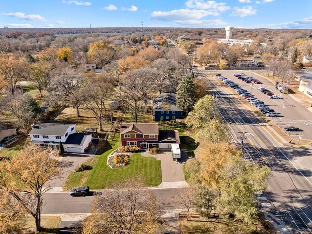 2545 Cavell Avenue N, Golden Valley, MN 55427