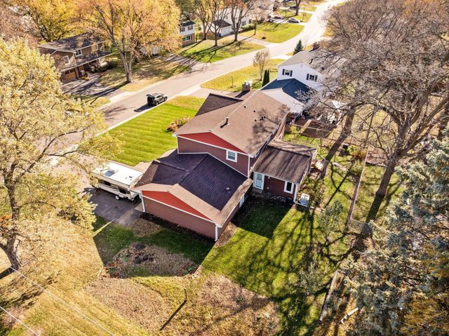 2545 Cavell Avenue N, Golden Valley, MN 55427