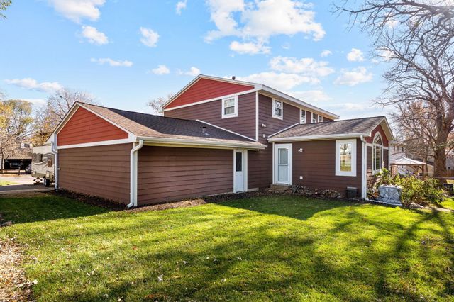 2545 Cavell Avenue N, Golden Valley, MN 55427