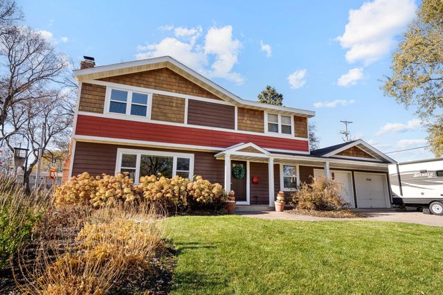 2545 Cavell Avenue N, Golden Valley, MN 55427