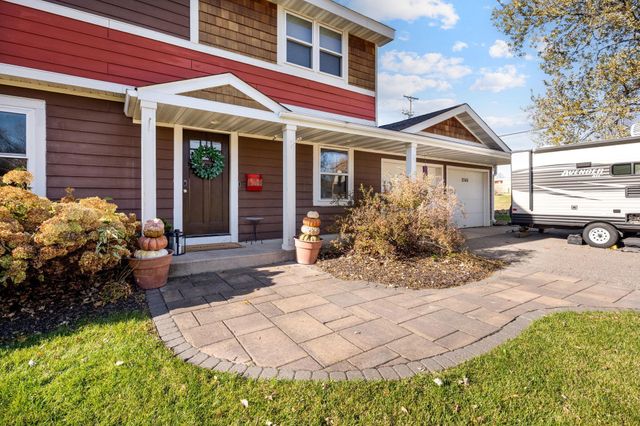 2545 Cavell Avenue N, Golden Valley, MN 55427