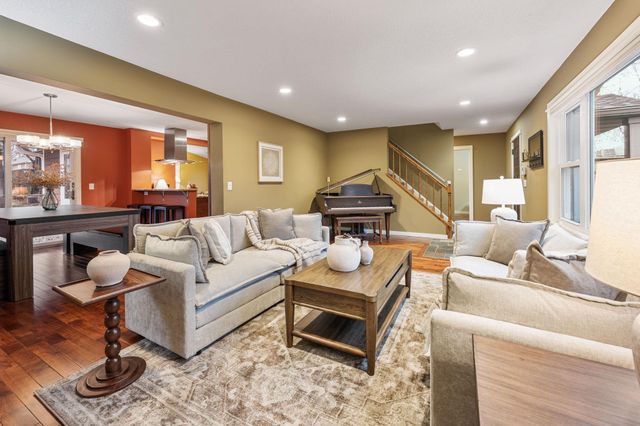 2545 Cavell Avenue N, Golden Valley, MN 55427