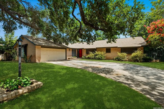 709 Golfcrest Dr, Windcrest, TX 78239
