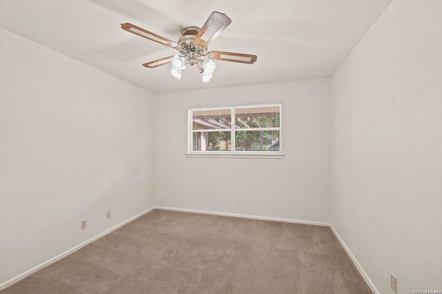 709 Golfcrest Dr, Windcrest, TX 78239