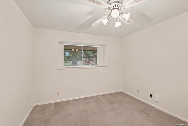 709 Golfcrest Dr, Windcrest, TX 78239