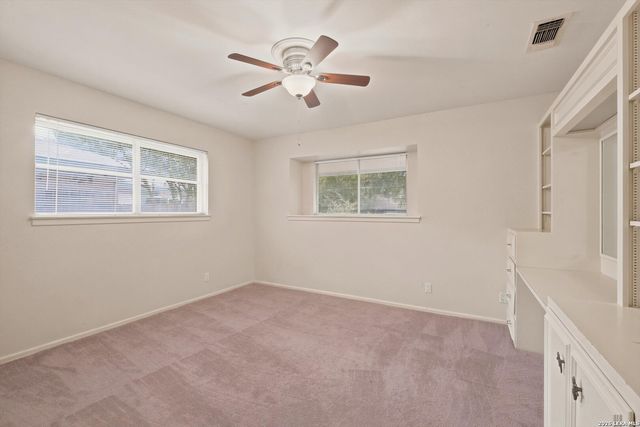 709 Golfcrest Dr, Windcrest, TX 78239