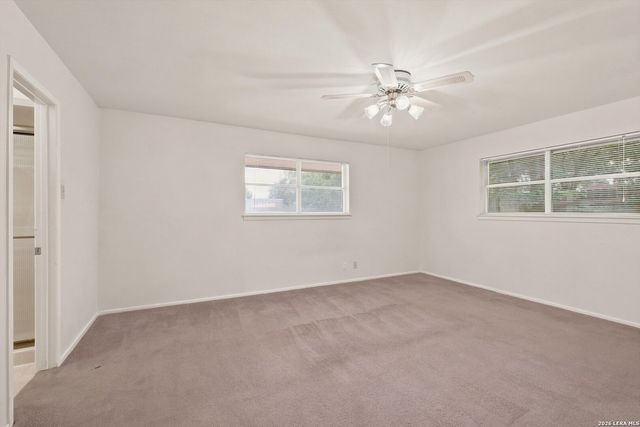 709 Golfcrest Dr, Windcrest, TX 78239