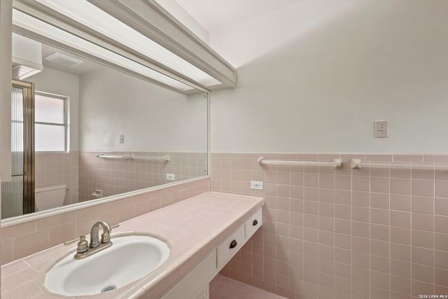 709 Golfcrest Dr, Windcrest, TX 78239