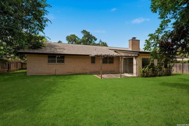 709 Golfcrest Dr, Windcrest, TX 78239