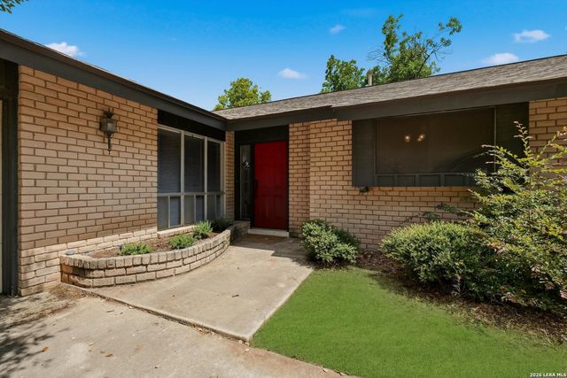709 Golfcrest Dr, Windcrest, TX 78239
