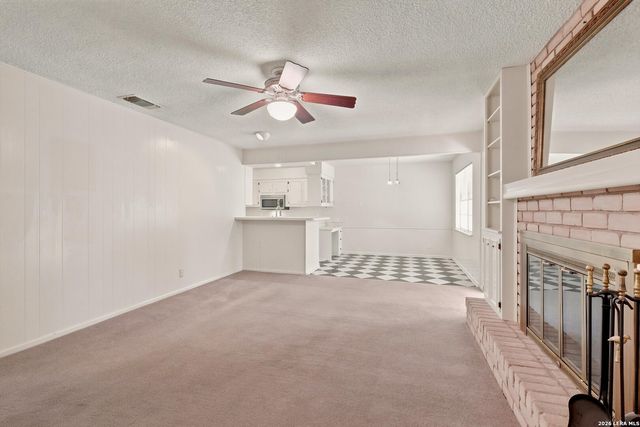 709 Golfcrest Dr, Windcrest, TX 78239