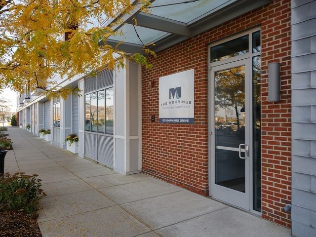 23 Shipyard Dr 206, Hingham, MA 02043