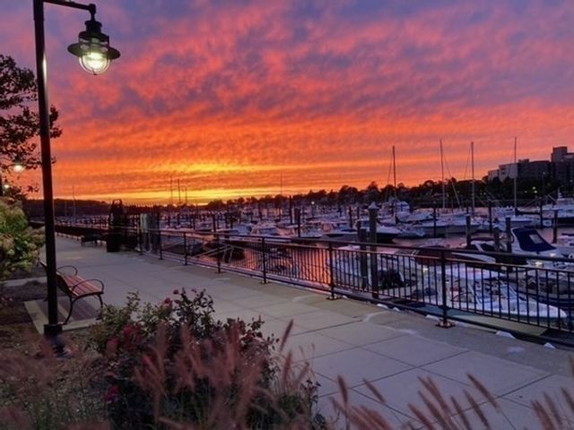 23 Shipyard Dr 206, Hingham, MA 02043