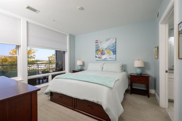 23 Shipyard Dr 206, Hingham, MA 02043