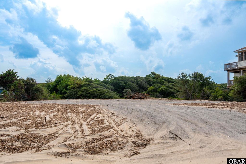 Image 9 of property listing at 2322 Sandfiddler Road Lot 2, Corolla, NC 27927