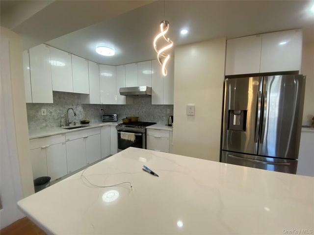 134-54 Maple Avenue 5K, Flushing, NY 11355