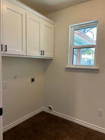 405 S 6th Street, Grandview, TX 76050