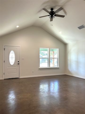 405 S 6th Street, Grandview, TX 76050