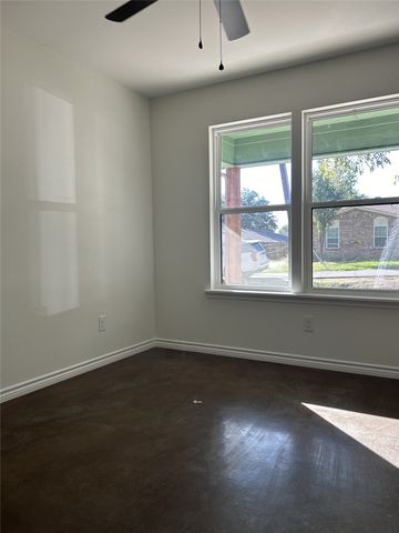 405 S 6th Street, Grandview, TX 76050