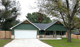 405 S 6th Street, Grandview, TX 76050