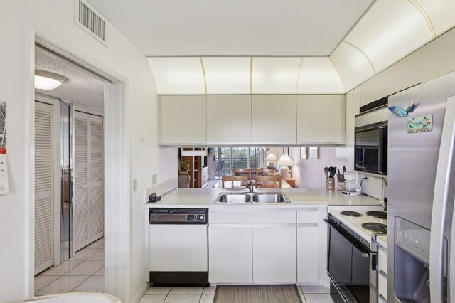 3503 Oaks Way 510, Pompano Beach, FL 33069