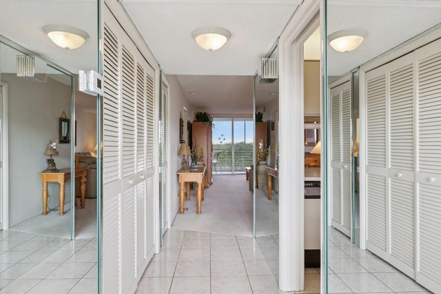 3503 Oaks Way 510, Pompano Beach, FL 33069