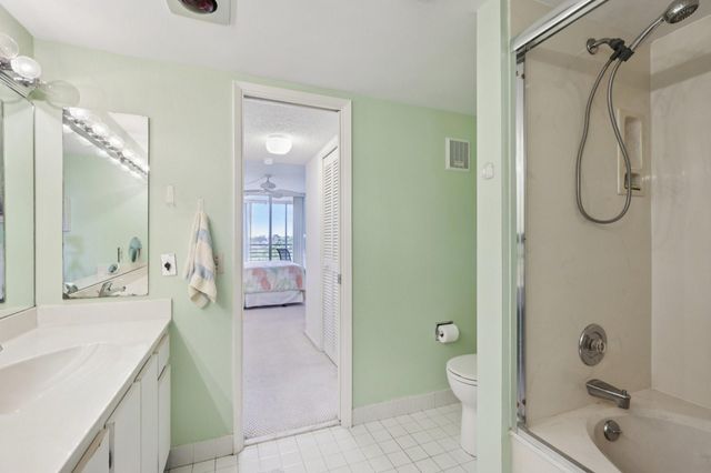 3503 Oaks Way 510, Pompano Beach, FL 33069