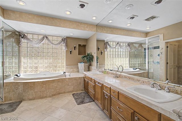 8131 Castle Pines Avenue, Las Vegas, NV 89113