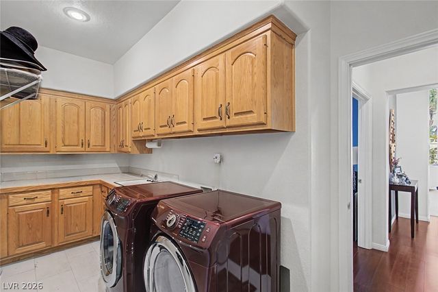 8131 Castle Pines Avenue, Las Vegas, NV 89113